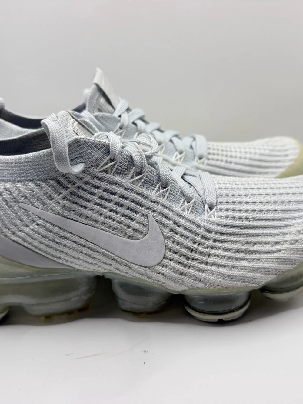 Nike Women's Light Grey/White Vapormax Flyknit Athletic Shoes